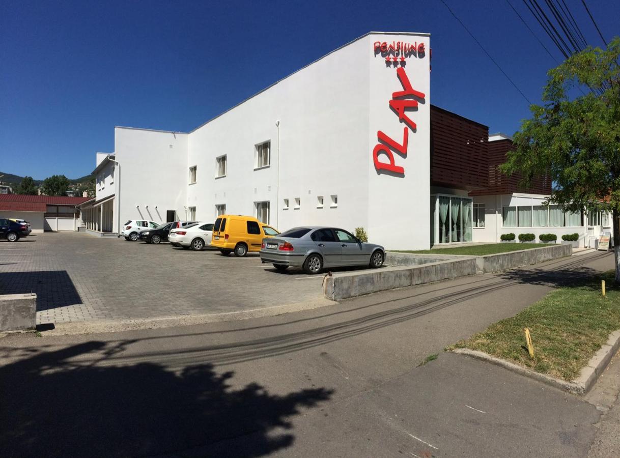 Pensiunea Play - B&B