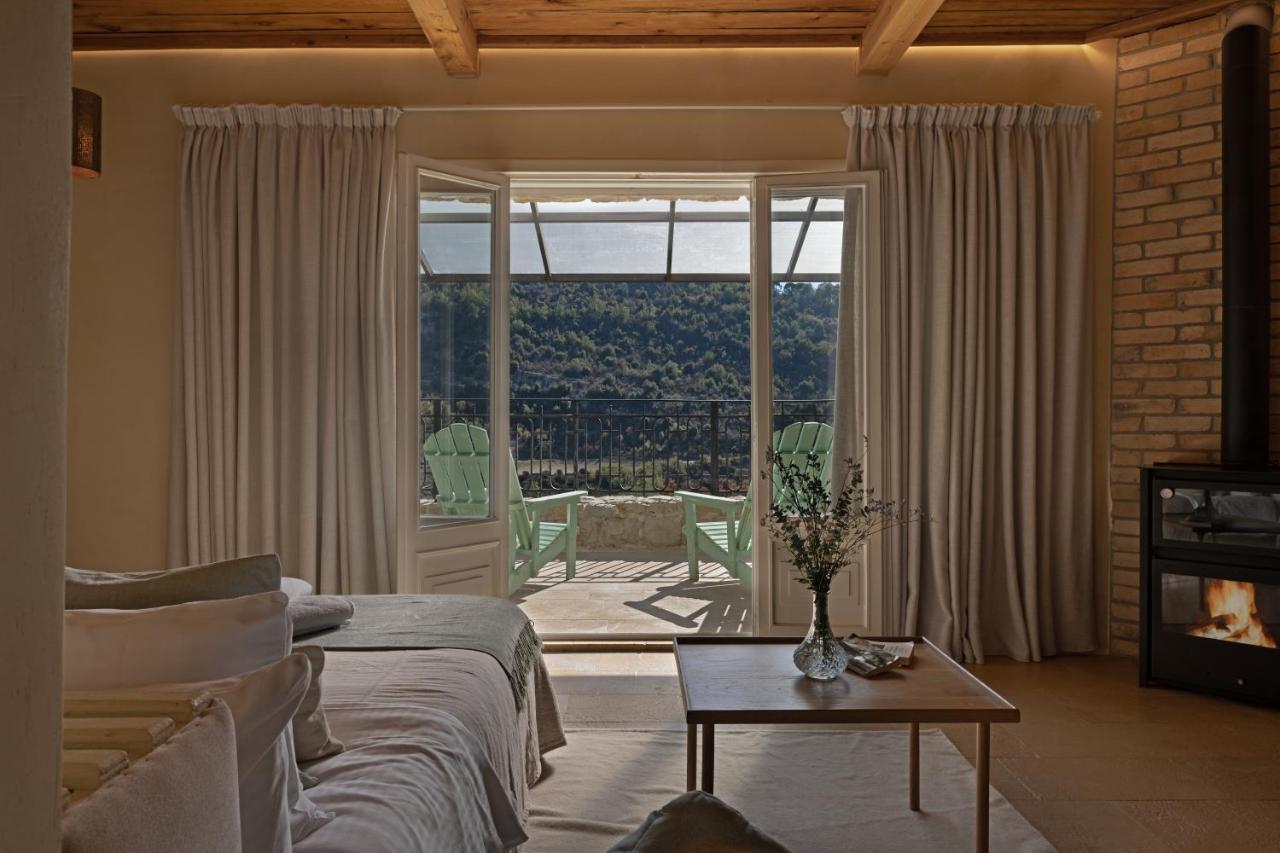 Kamer met Kingsize Bed en Uitzicht op de Bergen