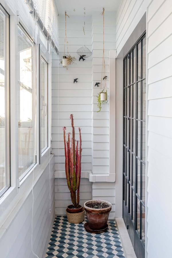 Light-Filled Cedofeita Apt by HostWise - B&B Oporto