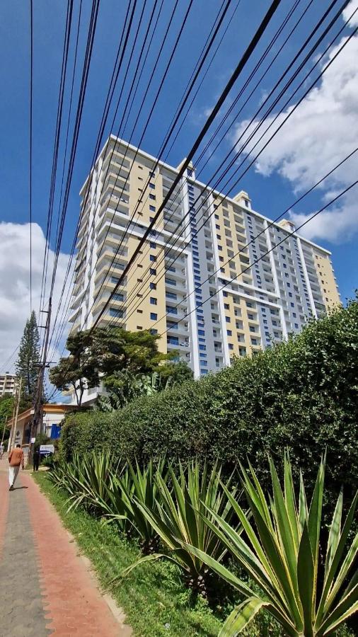Luxury 1 Bedroom with City Views, Pool, Gym in Kileleshwa - Chambres d'hôtes Nairobi