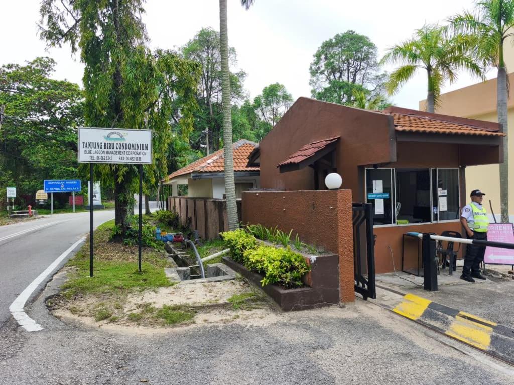 Ayu Blue Lagoon PD by GPH - B&B Port Dickson