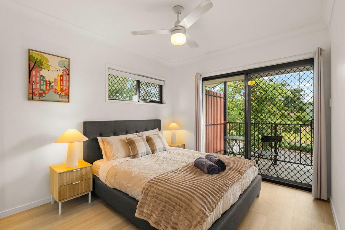 1EM ABNB-Style 5BR, 2 Parking-Patio, 5 mins to Westfield - B&B Brisbane
