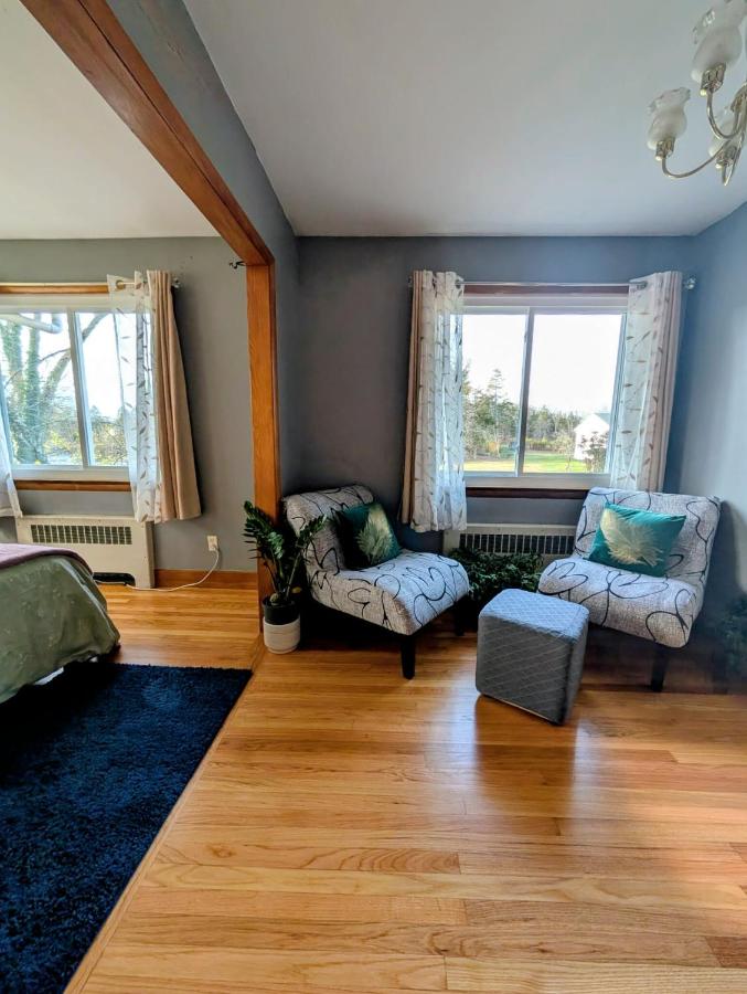 Private Room 3 near Rutgers, Newark, NYC, JFK, EWR - B&B Ukrainian Village