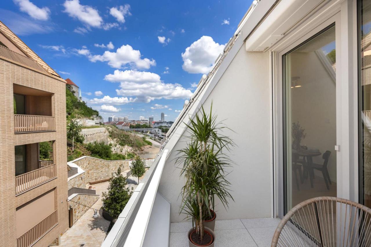 Castle and Danube View Apartment - B&B Bratislava