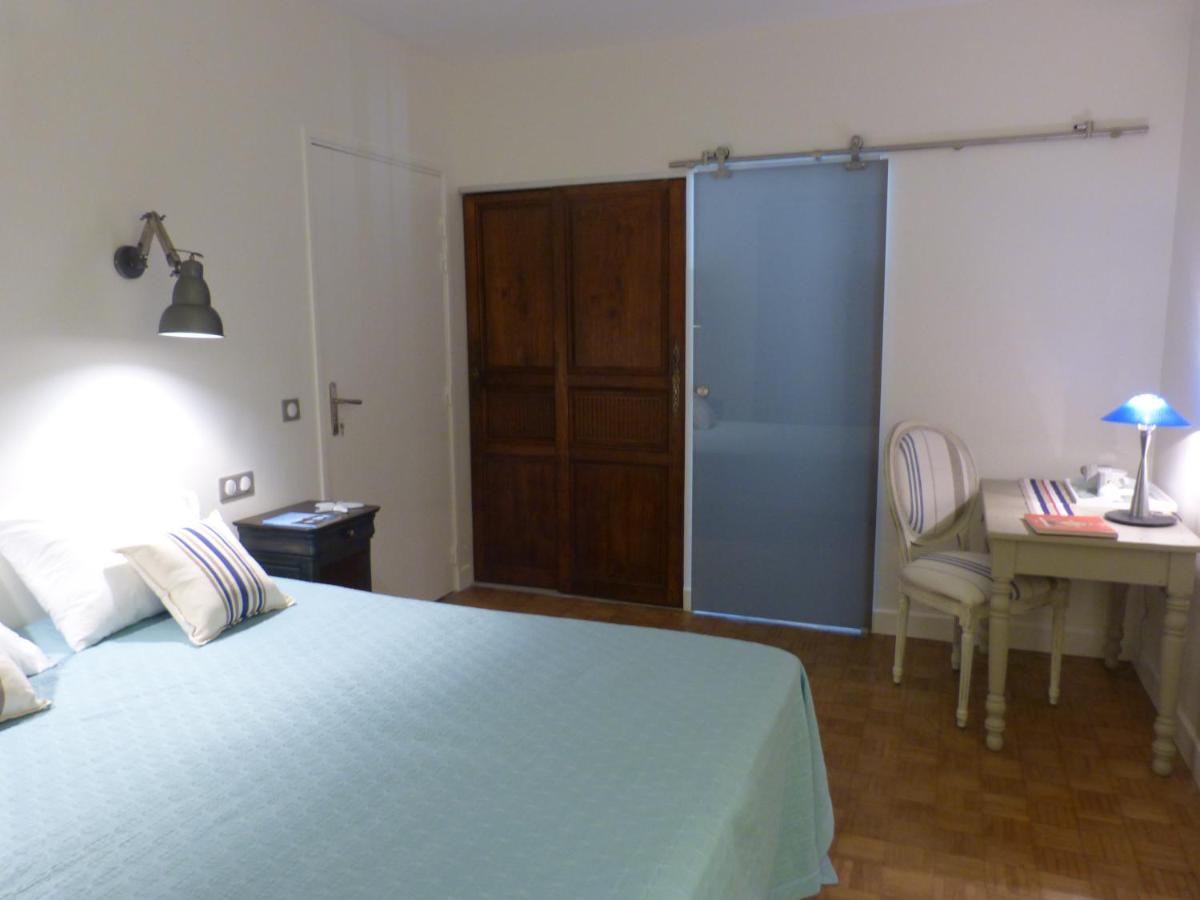 Chambre Double - Accessible aux Personnes à Mobilité Réduite 