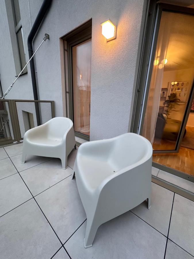 Modernes City Apartment inkl Garage und Balkon - B&B Linz