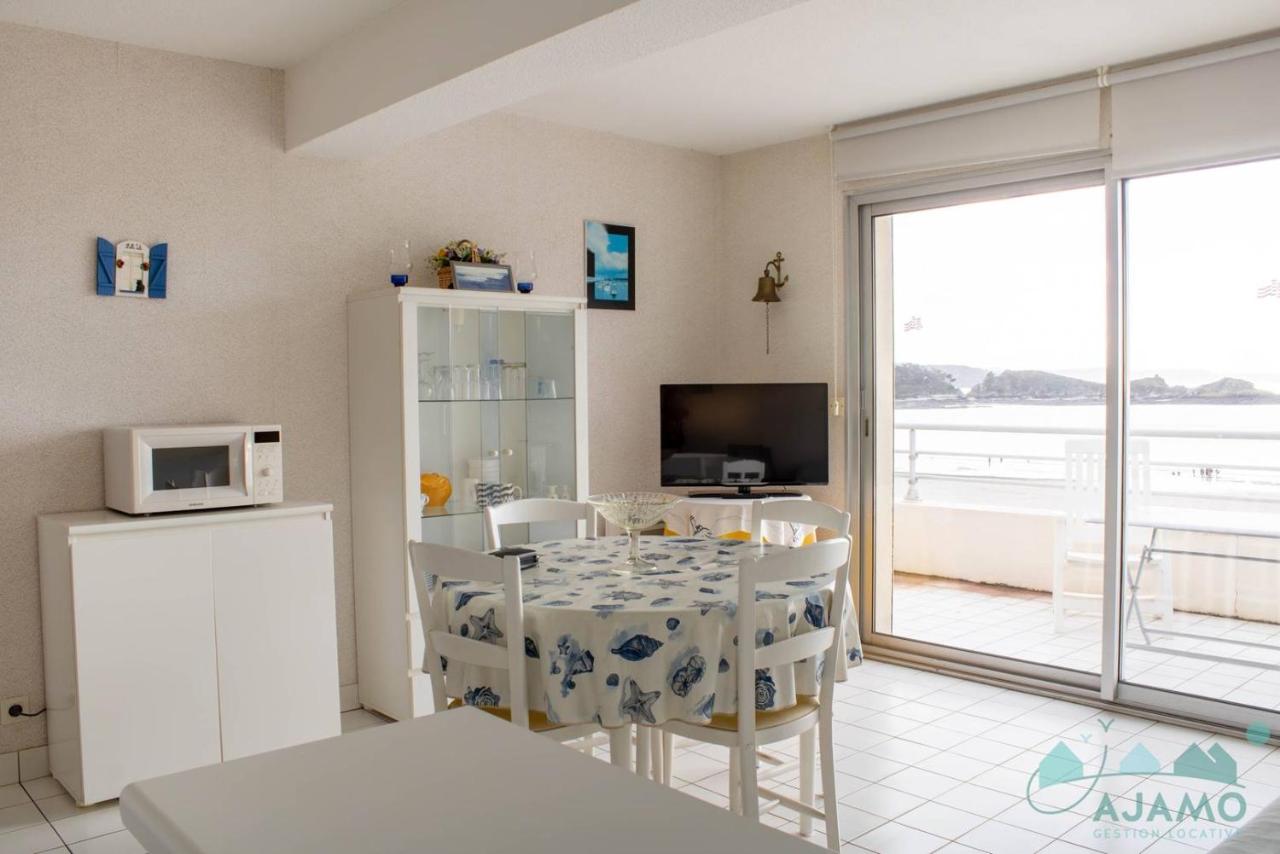 505 - A ERQUY, située en bordure de la plage du centre, à 800m des commerces - B&B Erquy