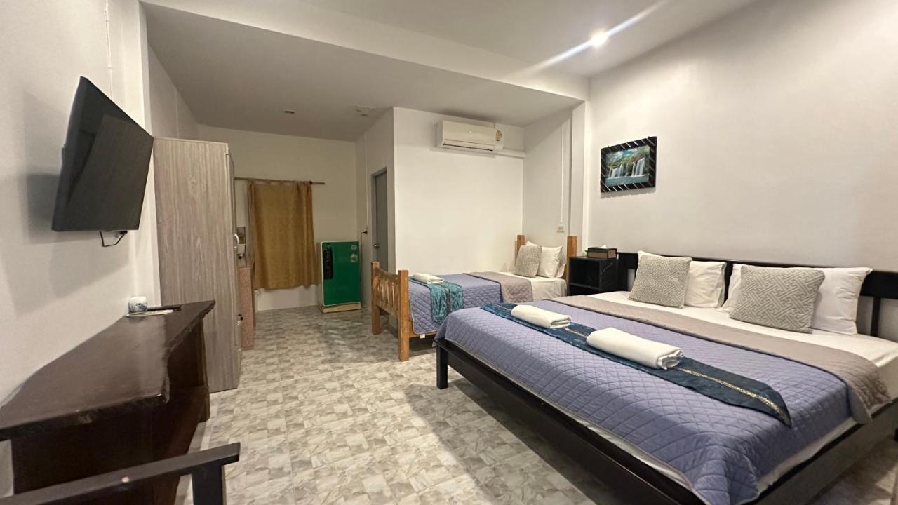 Chambre Triple avec Salle de Bains Privative