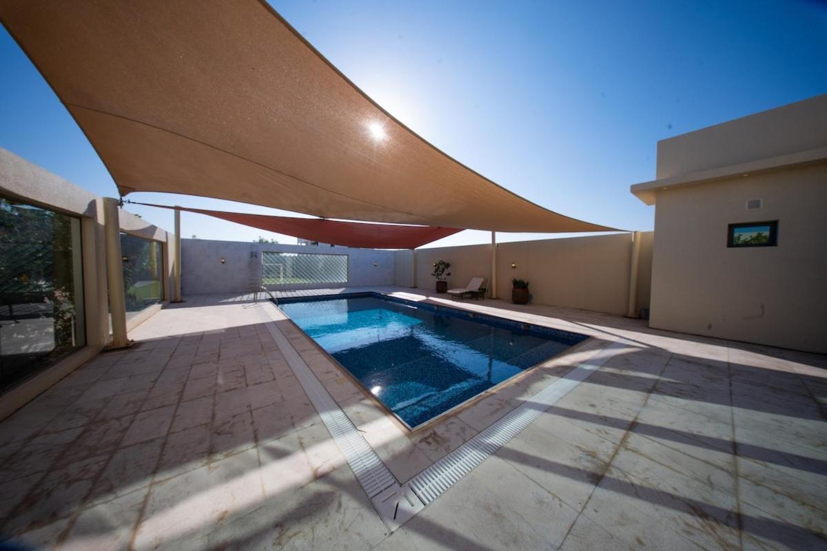 Private Oasis In Barka Gardens, playgrounds & Pools, perfect family Gateway - Chambres d’hôtes Al Murayghāt