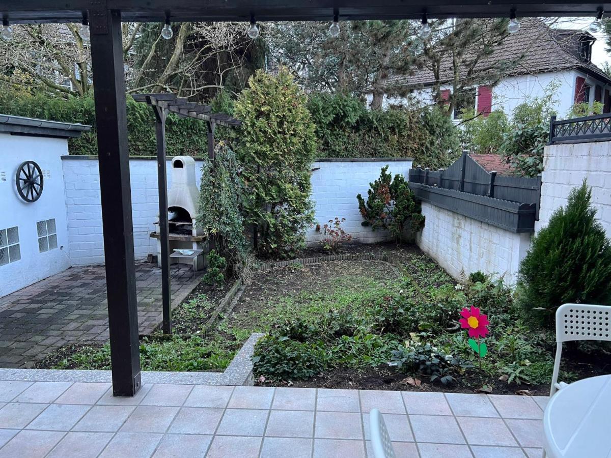 T&K Apartments - Meerbusch - 5 Room detached house - 15 min to FAIR MESSE DUS - B&B Meerbusch