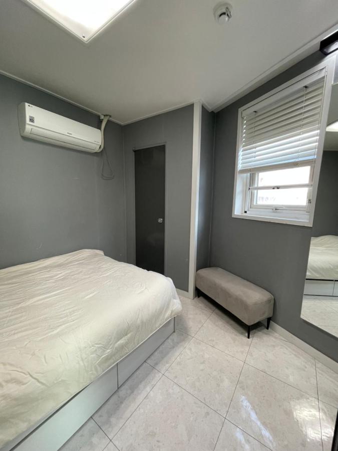 Bright Peaceful 1 BR apt Gangnamdaechi - Ferienwohnung Seoul