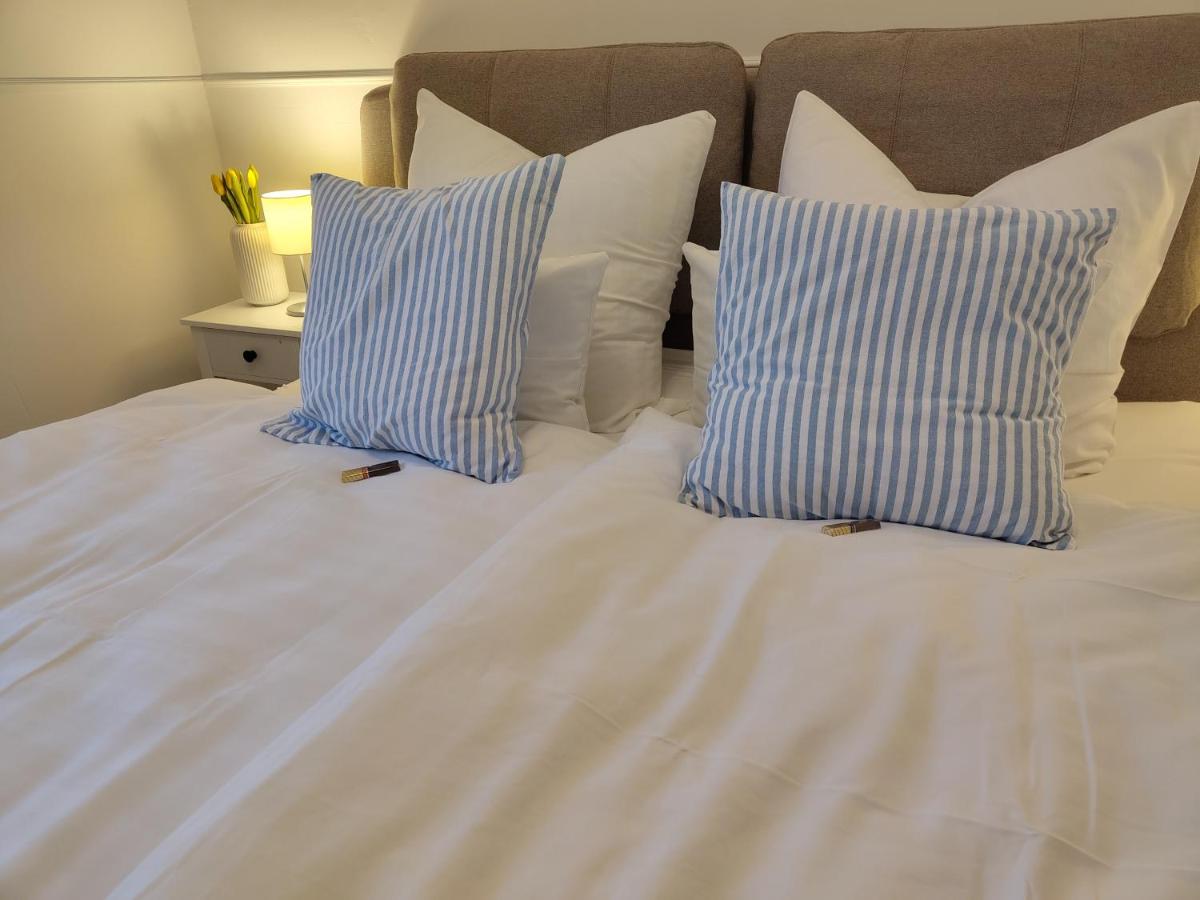 One-Bedroom Apartment with Balcony