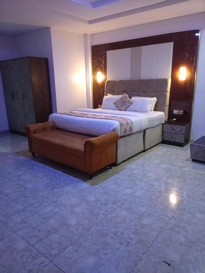 De Bay Lux Hotel & Suites