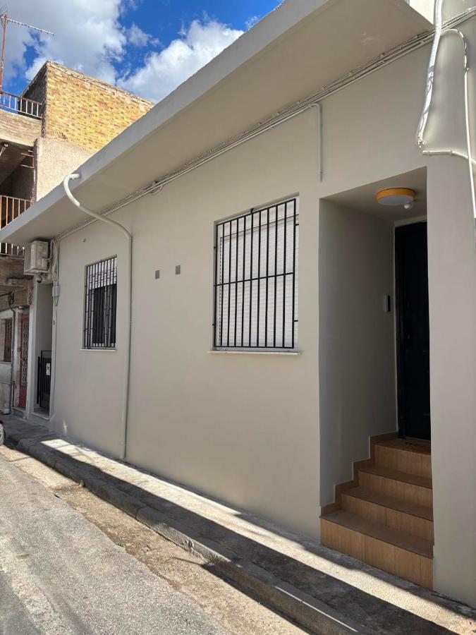 Thymeli Cozy Apartment - Bed and Breakfast Athene