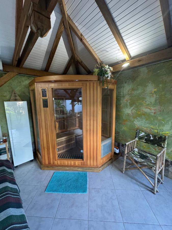 Chambre zen & bien-être à 5 mn de la Galléria - Bed and Breakfast Le Lamentin