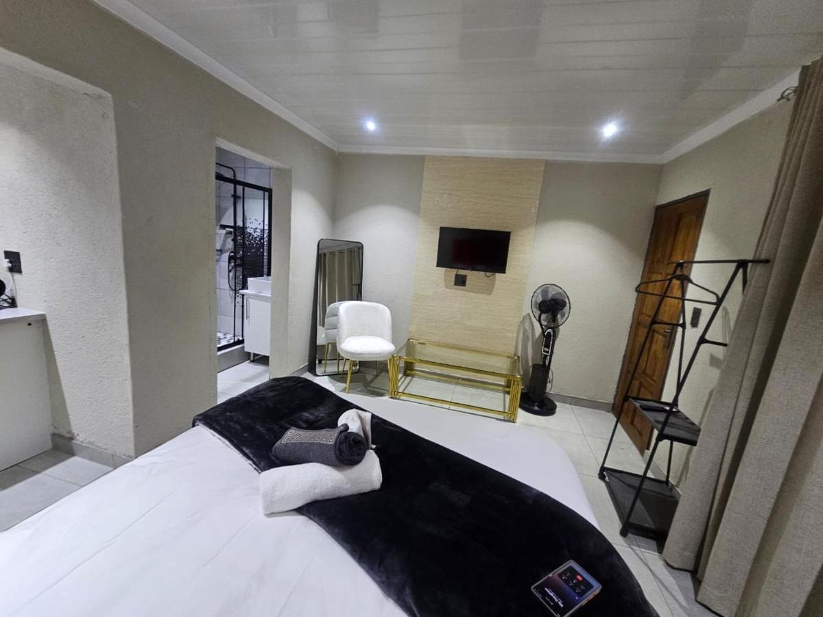 Lethabo Guesthouse - B&B Ga-Mankopane