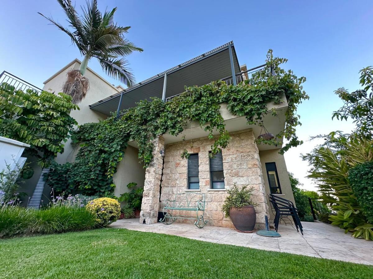 Mountain Garden Villa - Ferienwohnung Rosch Pina