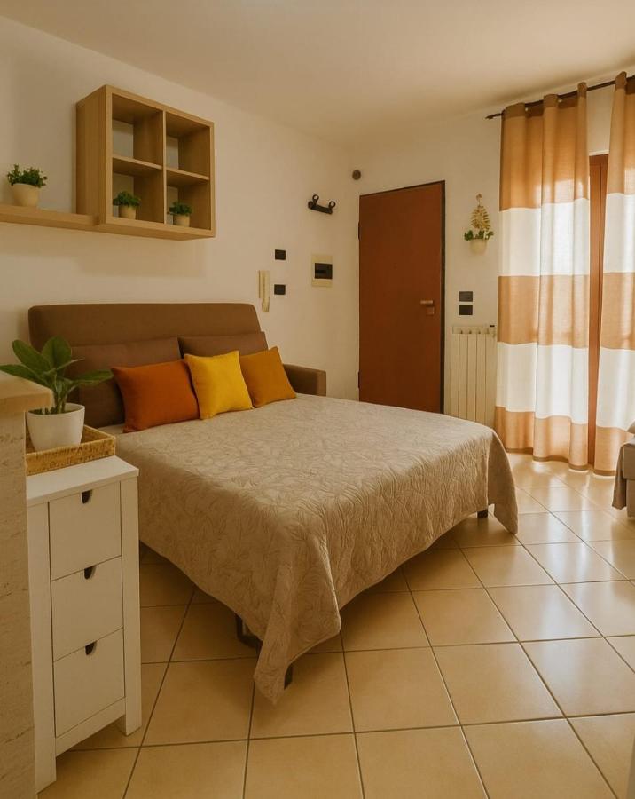 Guest House Riva Tognazzi Casa Vacanze - B&B Torvaianica