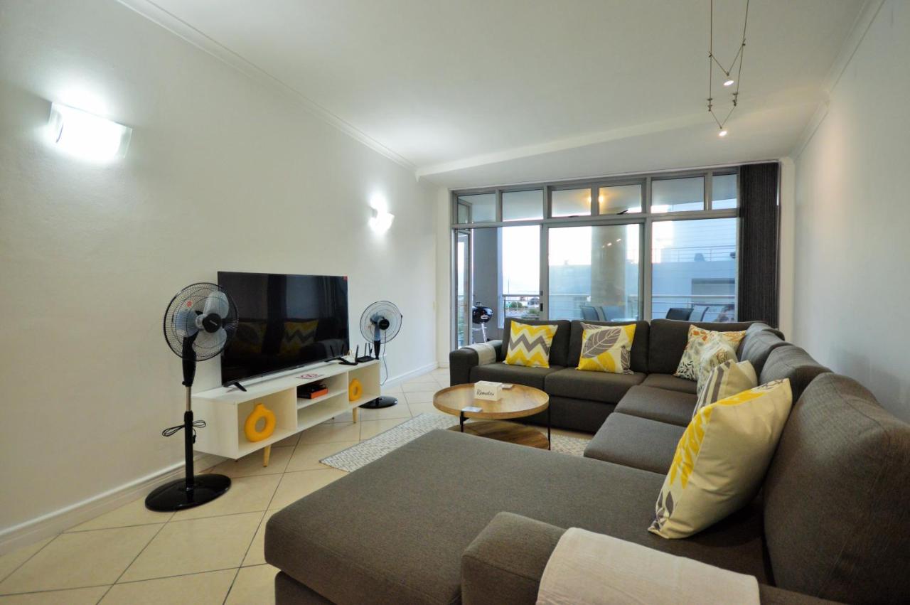 Seaside Village Escape - Two Bedroom Apartment - Big Bay - B&B Città del Capo