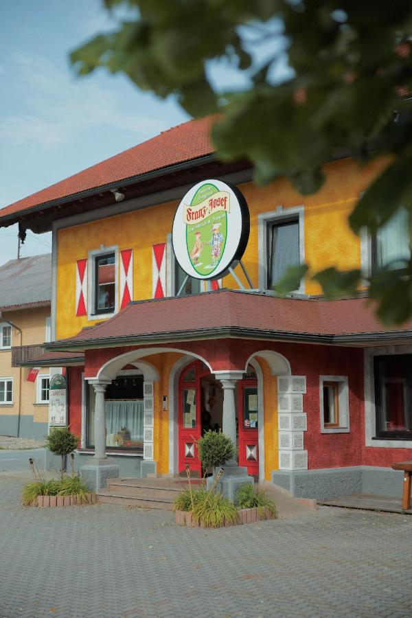 Landgasthof Franz Josef - B&B Strasswalchen