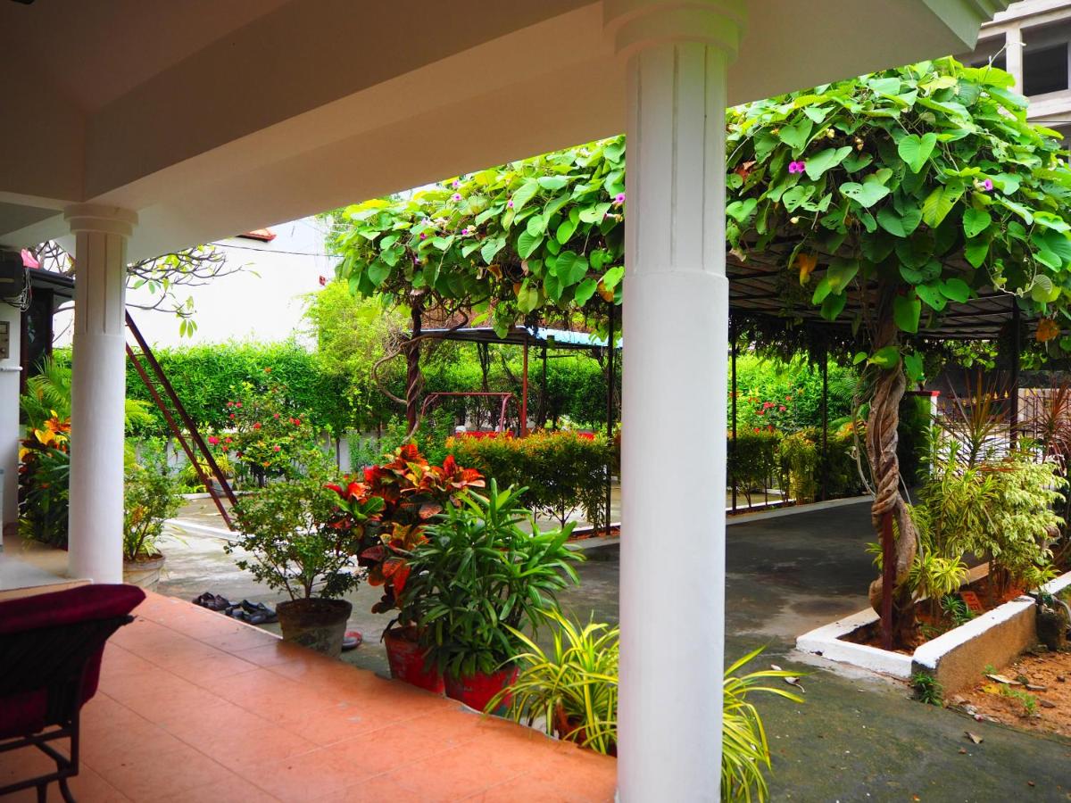 Garden Villa 43 by Tirupati Homestay, Free Breakfast, Near Taj hotel, Posh location, Close proximity to restaurants, Alipiri flyover - Bed and Breakfast Tirupati