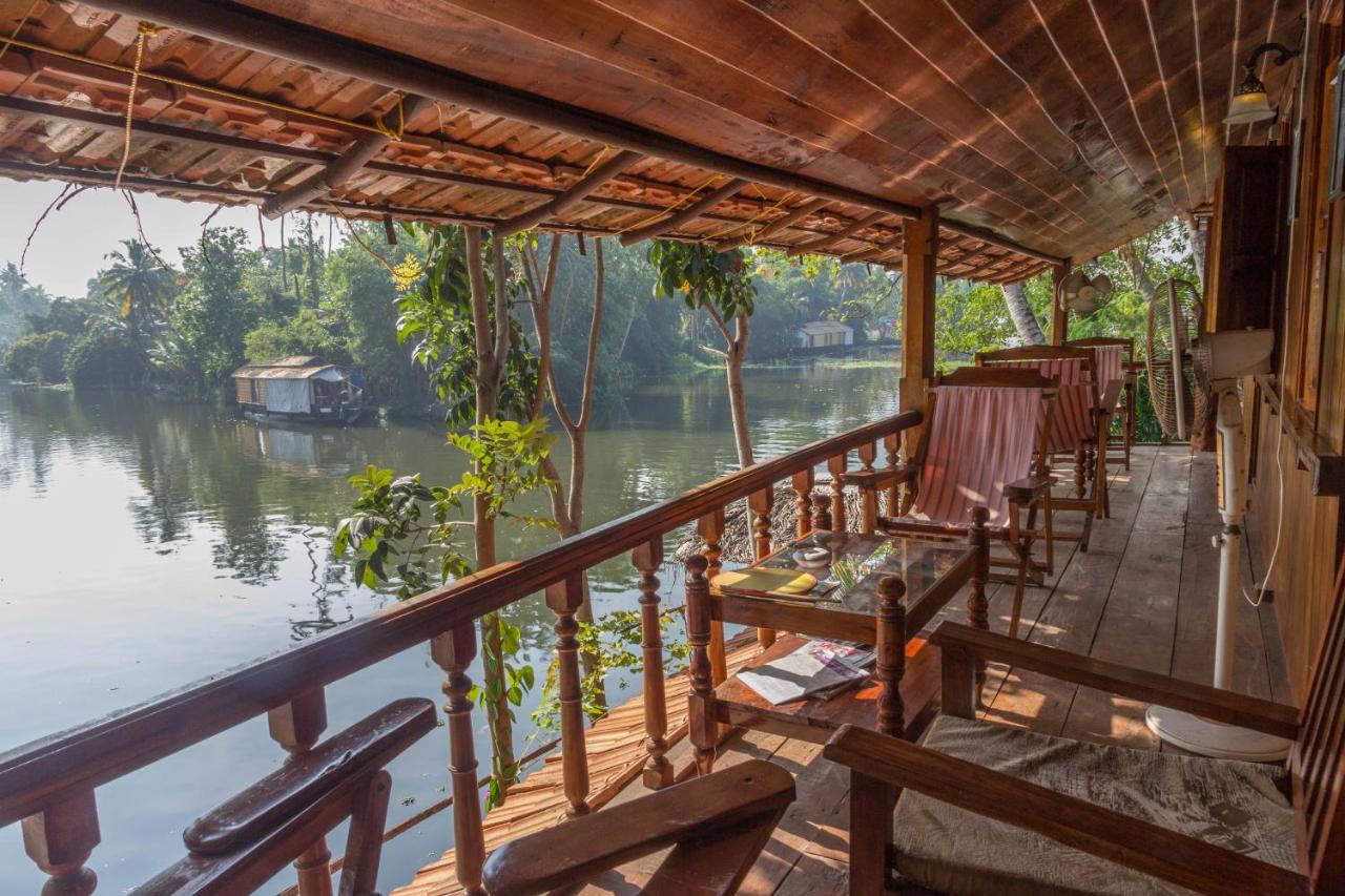 B&B Alleppey - Malayalam Lake Resort - Bed and Breakfast Alleppey