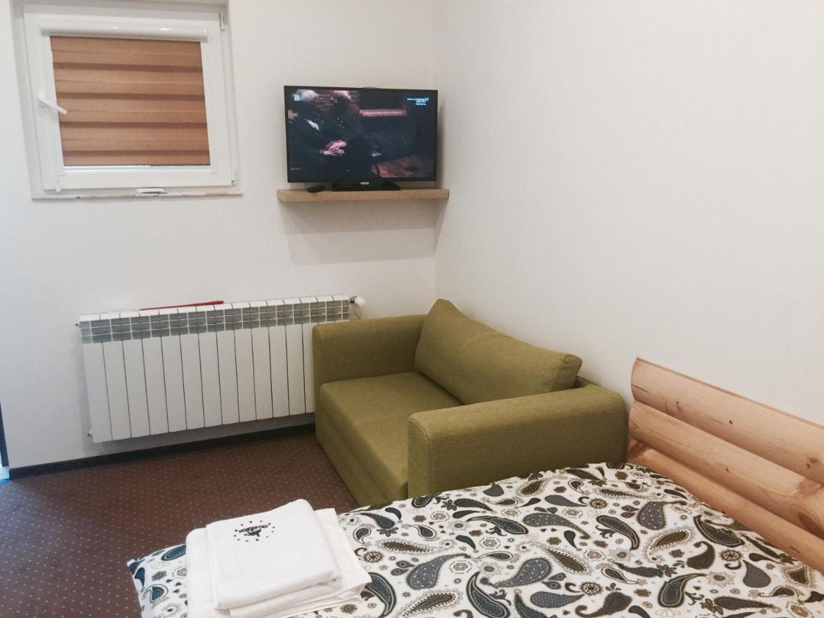 Chambre Double Deluxe (2 Adultes + 1 Enfant)