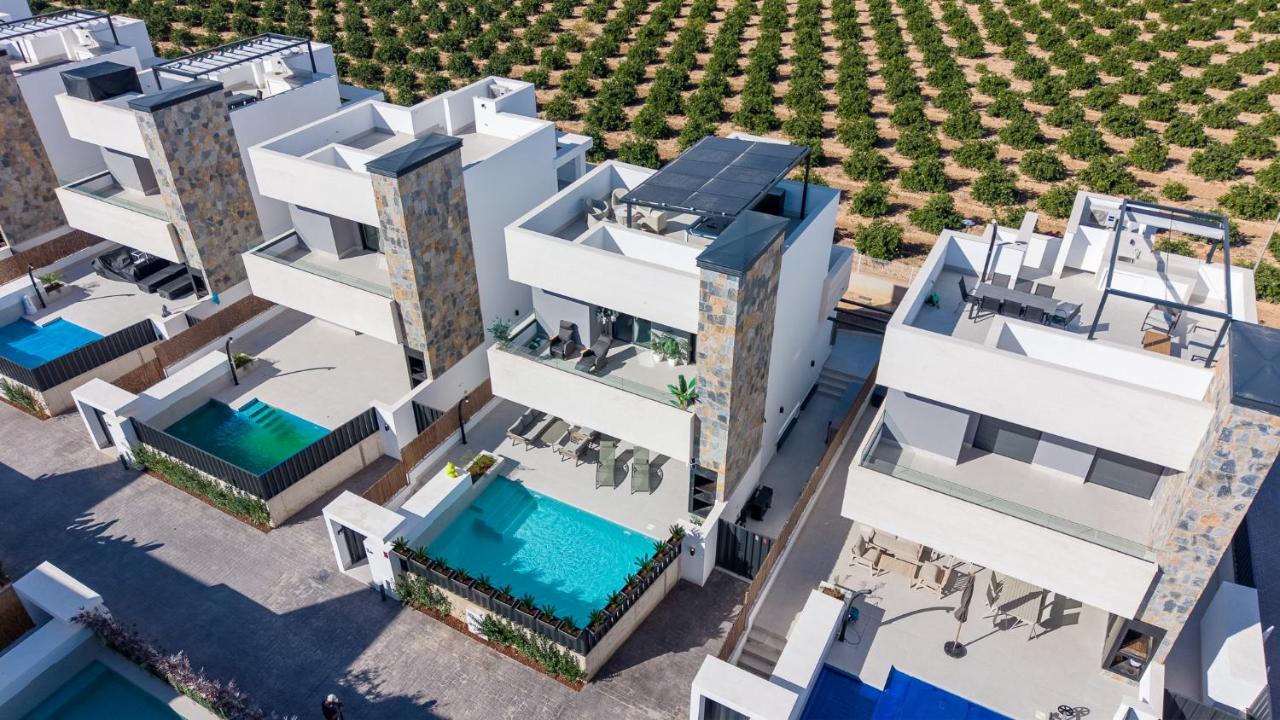 Almendro 40 2v6 Santa Rosalia Resort dolby atmos 4k cinema Biggest pool in the almendro line up ! pool table ! & Much more ! - B&B Torre-Pacheco