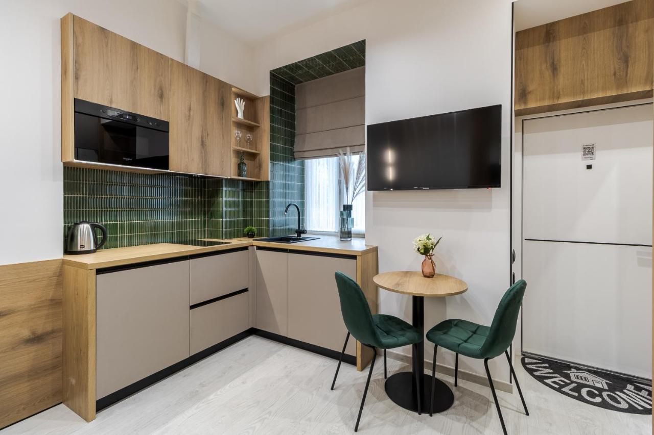 LEOGRAND Apartments on Rymlyanyna 6-2 - B&B Leopoli