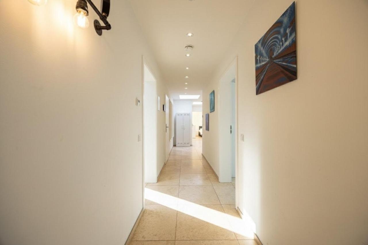 have-a-nice-Stay - Penthouse I Innenstadt I wenige Minuten zum Bahnhof I riesige Dachterrasse - B&B Ahrensburg