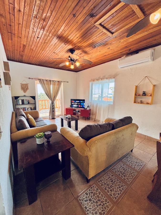 Sunset Views Apartment, West End - B&B West End