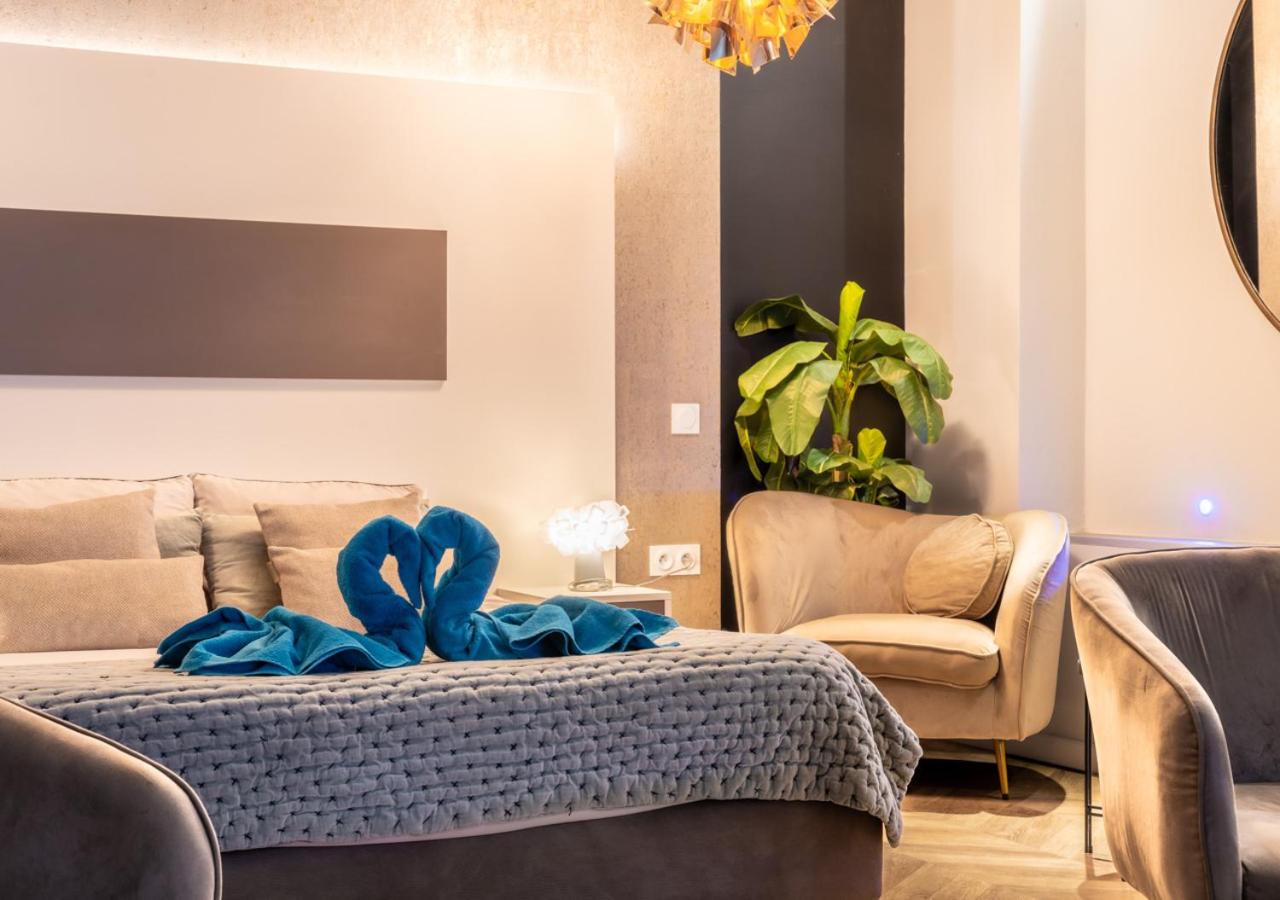 Suite avec jacuzzi privé Nîmes Idéal seul ou couple - Spa Maison Carré - Chambres d'hôtes Nîmes
