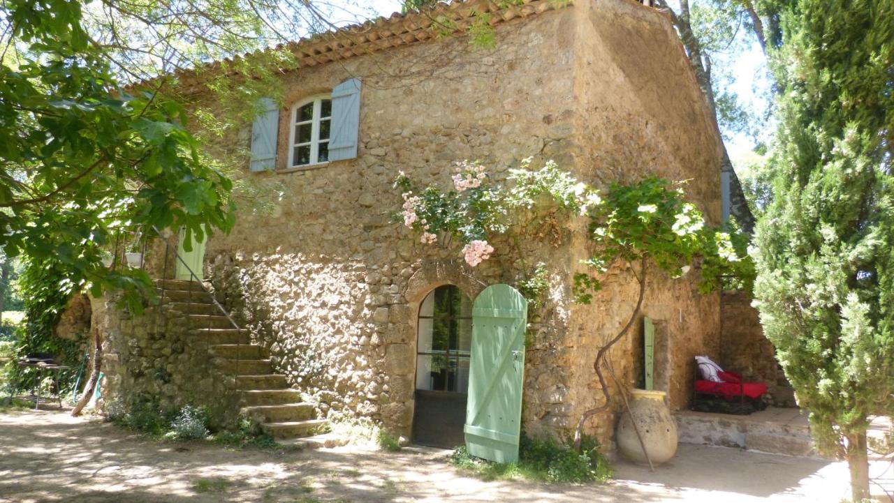 B&B Salernes - La Bastide du Capelier - Gîte pour 4 personnes avec baignoire balnéothérapie - Bed and Breakfast Salernes