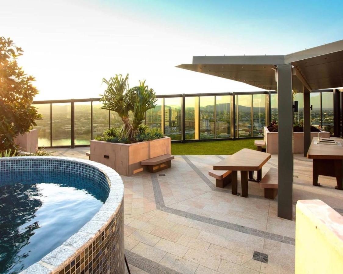 1BR Brisbane one Skyline with Pool, Free Parking and Gym - Bed and Breakfast Brisbane