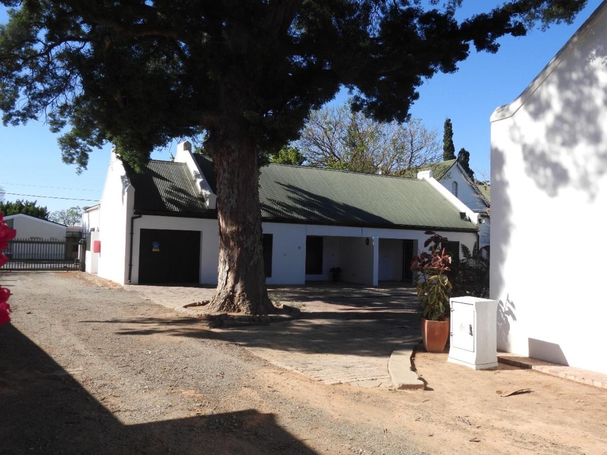 Mountain Zebra Cottage - B&B Graaff Reinet