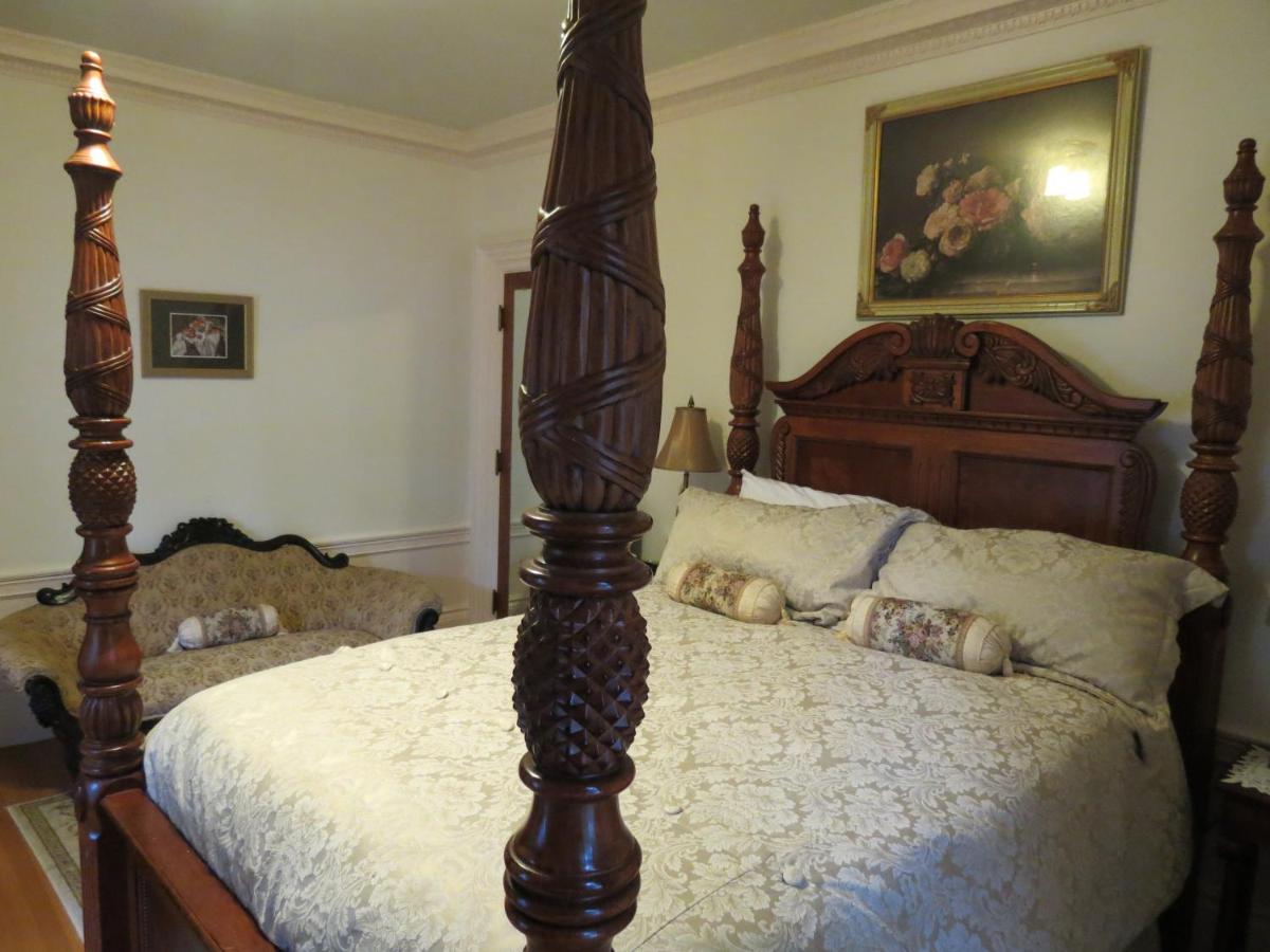 Marguerite Room