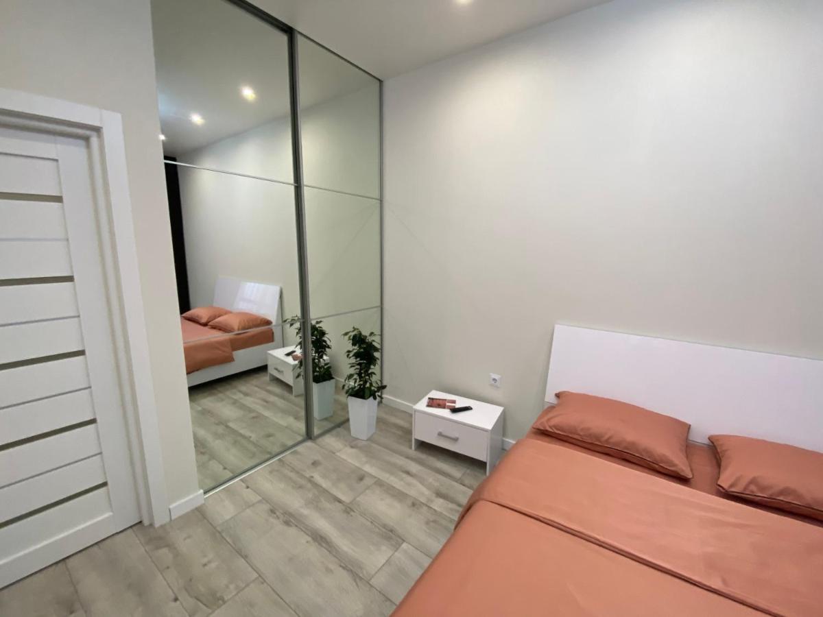 Елітні апартаменти в центрі міста ЖК Театральний,парковка - Ferienwohnung Riwne