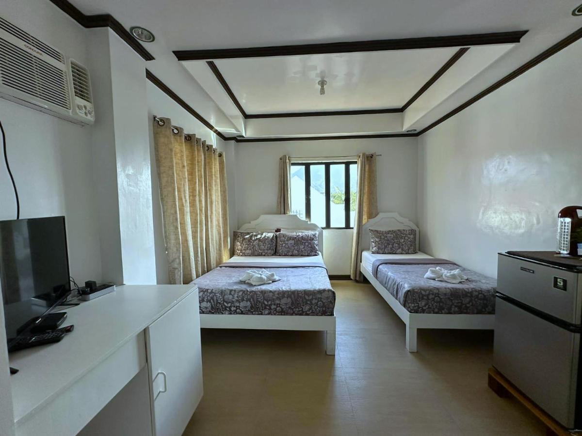 Dreibettzimmer mit eigenem Bad