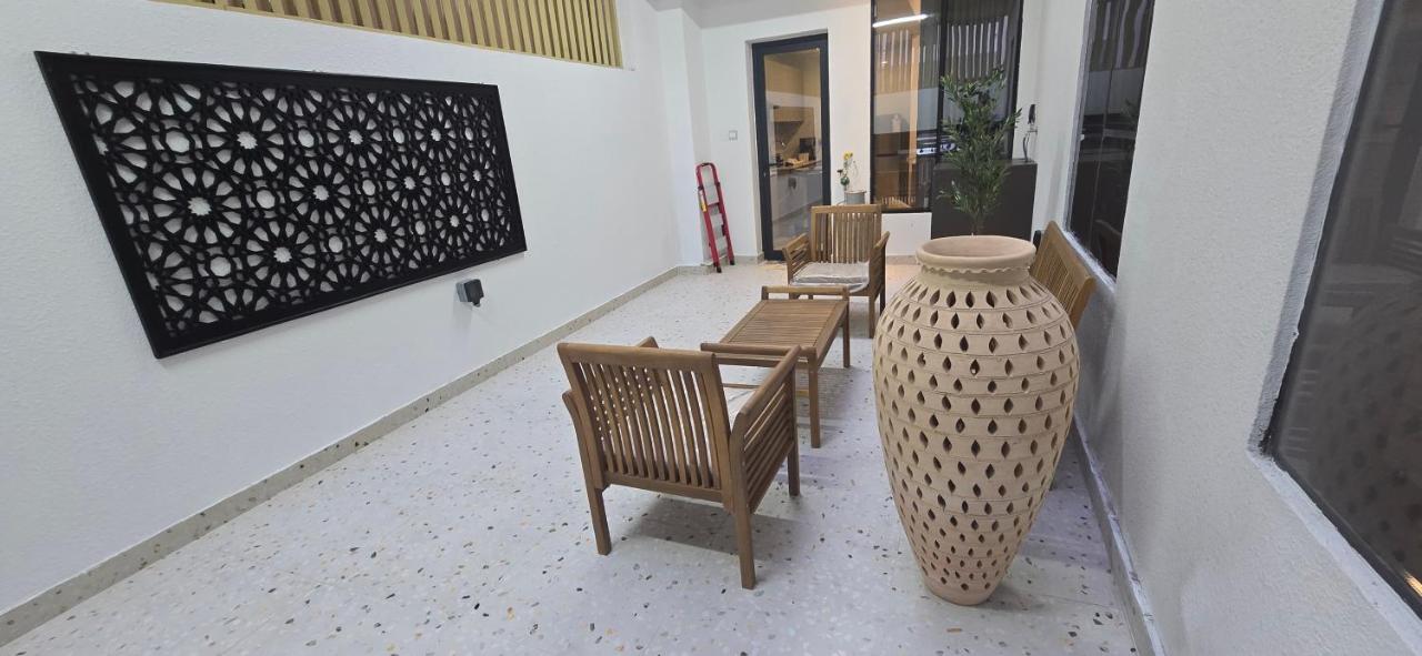 Modern Omani Inspired Apartment in Muscat - B&B Muscat