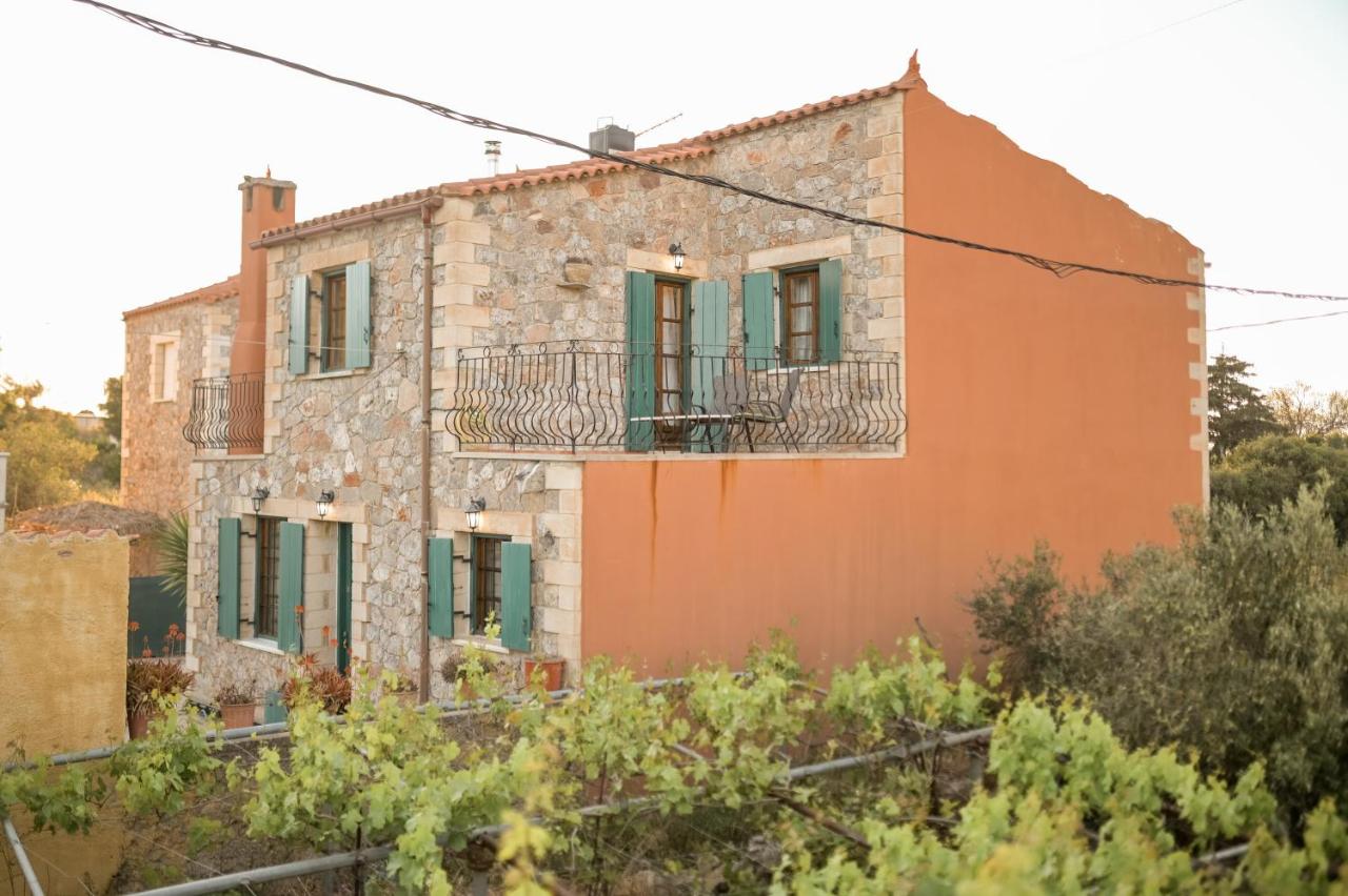Maria's Serene Countryside Retreat - B&B La Canea