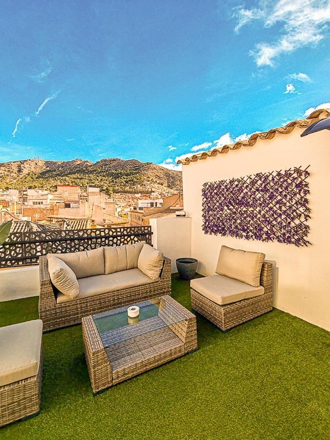 Attic Back Lion - B&B Villena