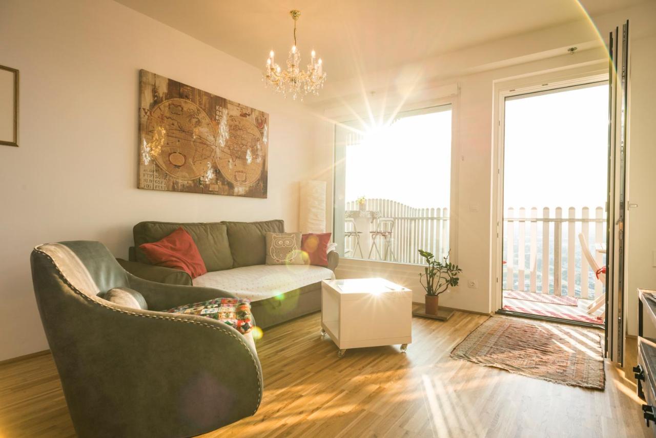 B&B Wenen - Sky View Apartment Vienna - Bed and Breakfast Wenen