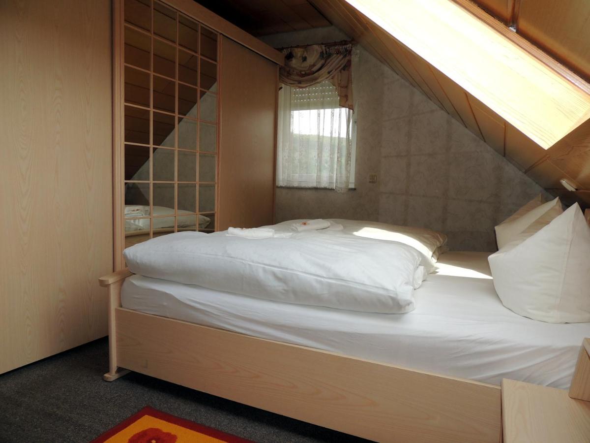 Comfort Two-Bedroom Apartment with Balcony