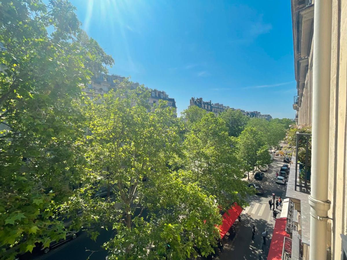 GUSTAVE - Charming Eiffel Tower Appartement - - B&B Paris