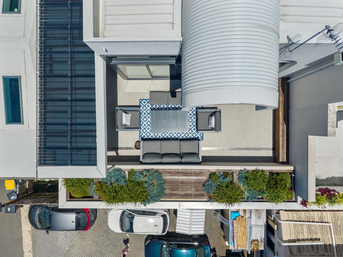 Group & Family 3BR with Game Room, Terrace & Parking - B&B Sydney