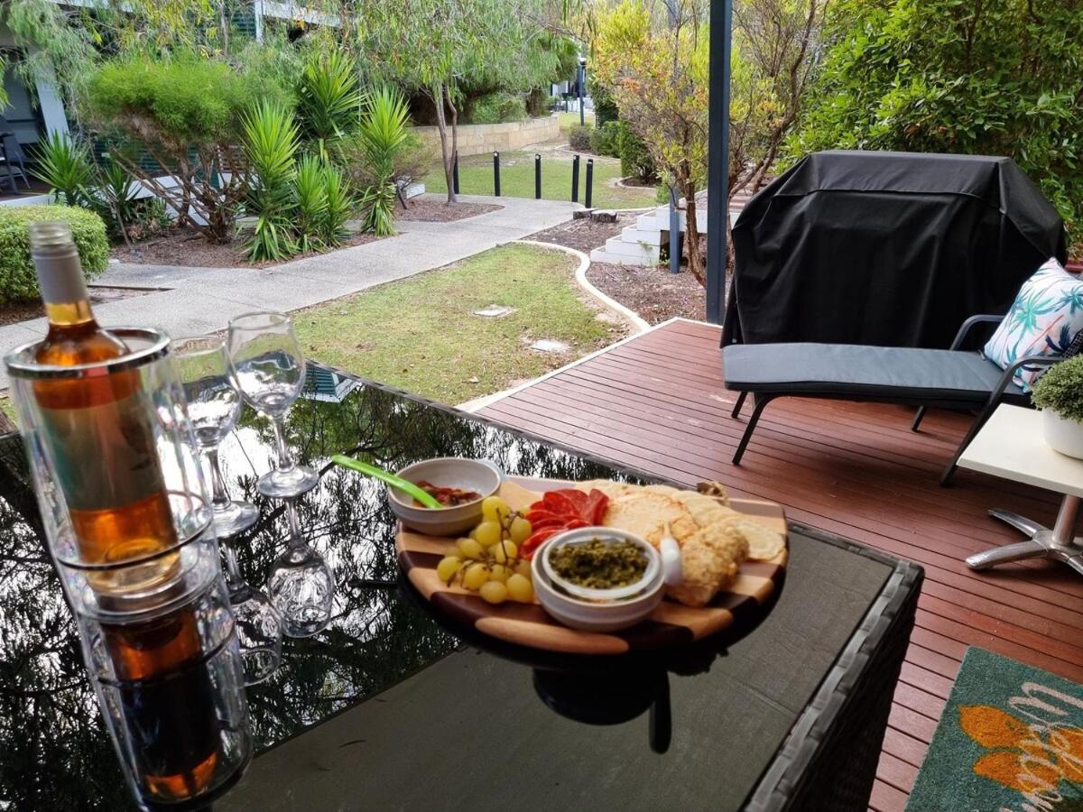 Footprints Seaside Villa Oasis with Pool & Wi-Fi - B&B Preston Beach