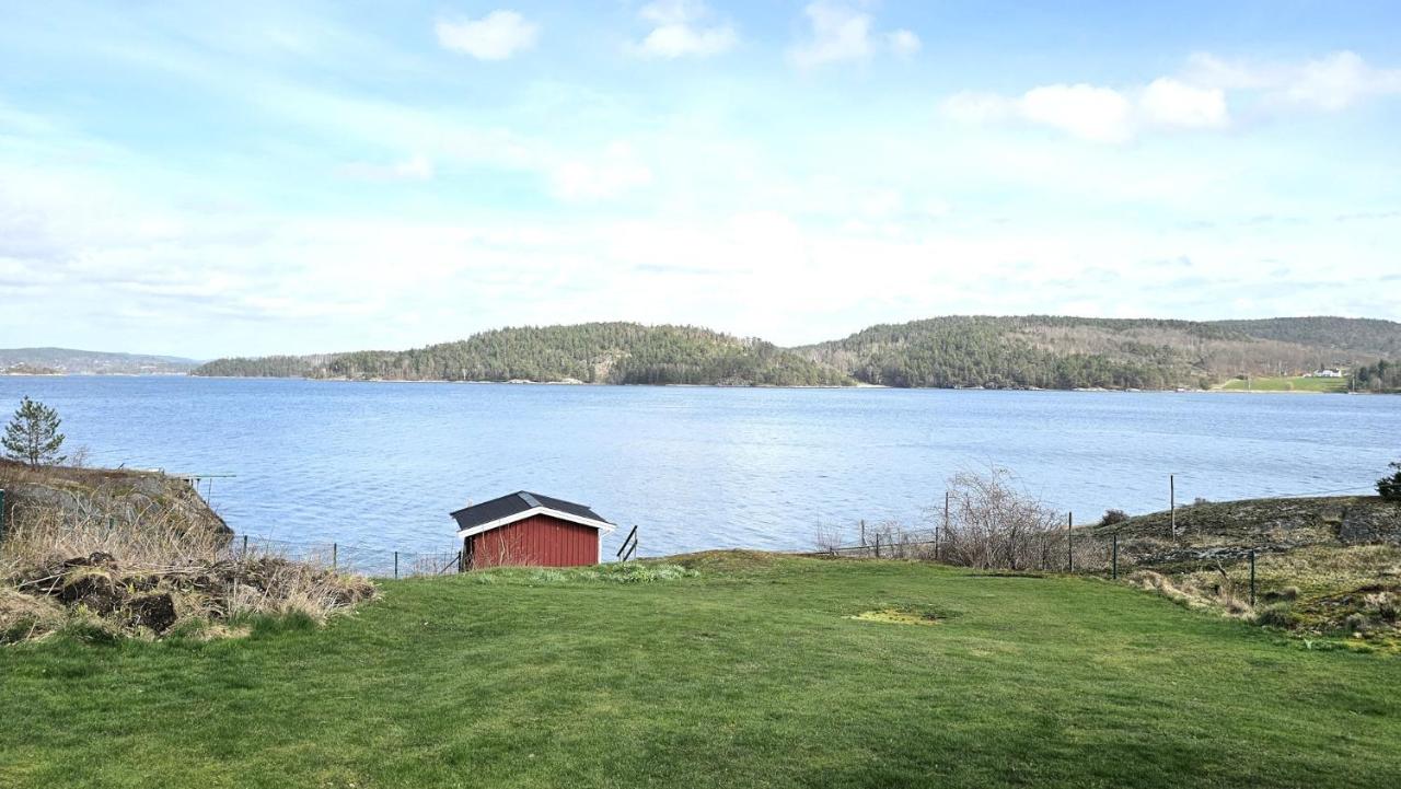 Private oasis with sea view & private jetty SE09154 - Chambres d'hôtes Stillingsön