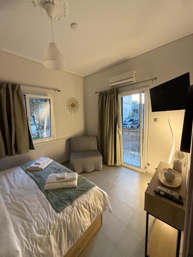 Demis Sea Breeze Apartment - B&B Loutsa