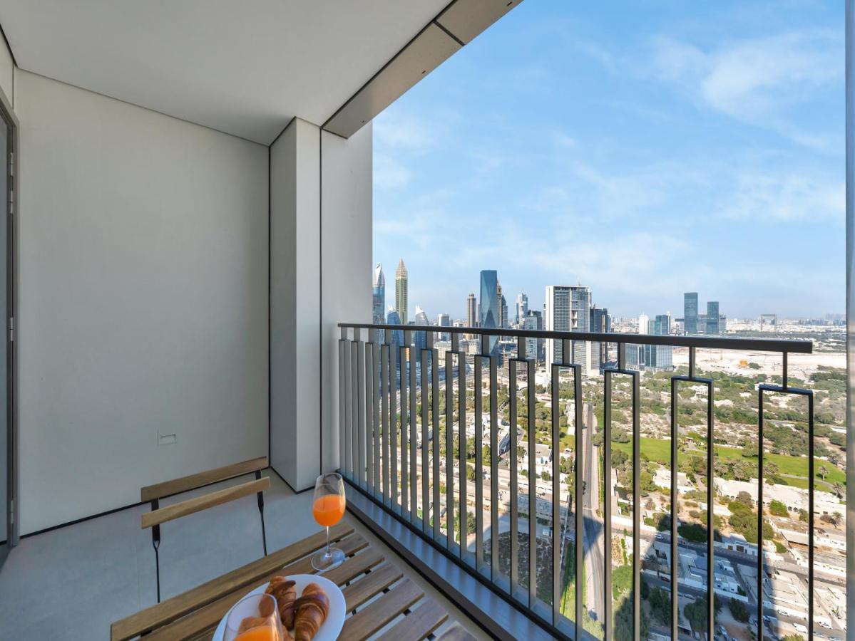 BRAND-NEW 1BR in DOWNTOWN I Direct DUBAI MALL Access I Balcony & Stunning Pool - B&B Dubai