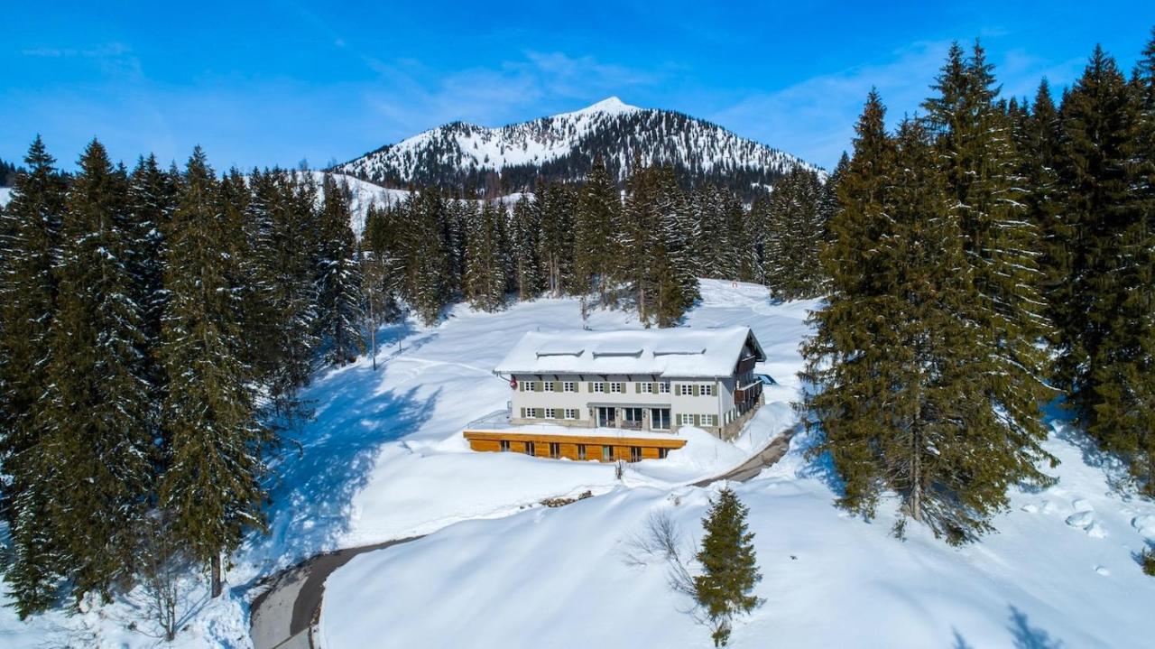 Apartment mit Terrasse